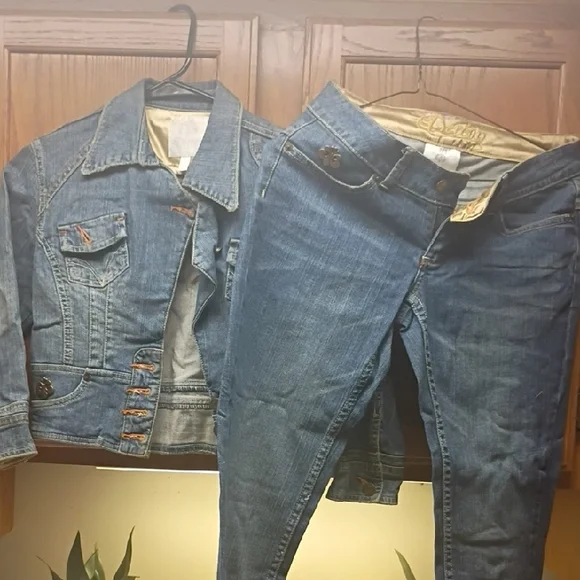 Dereon Blue Boot Cut Jeans with Gold Accents - Picture 4 of 4